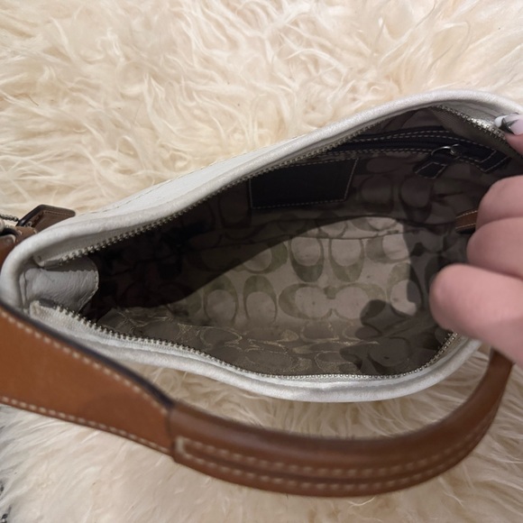 Coach Mini White Hobo - Picture 5 of 9